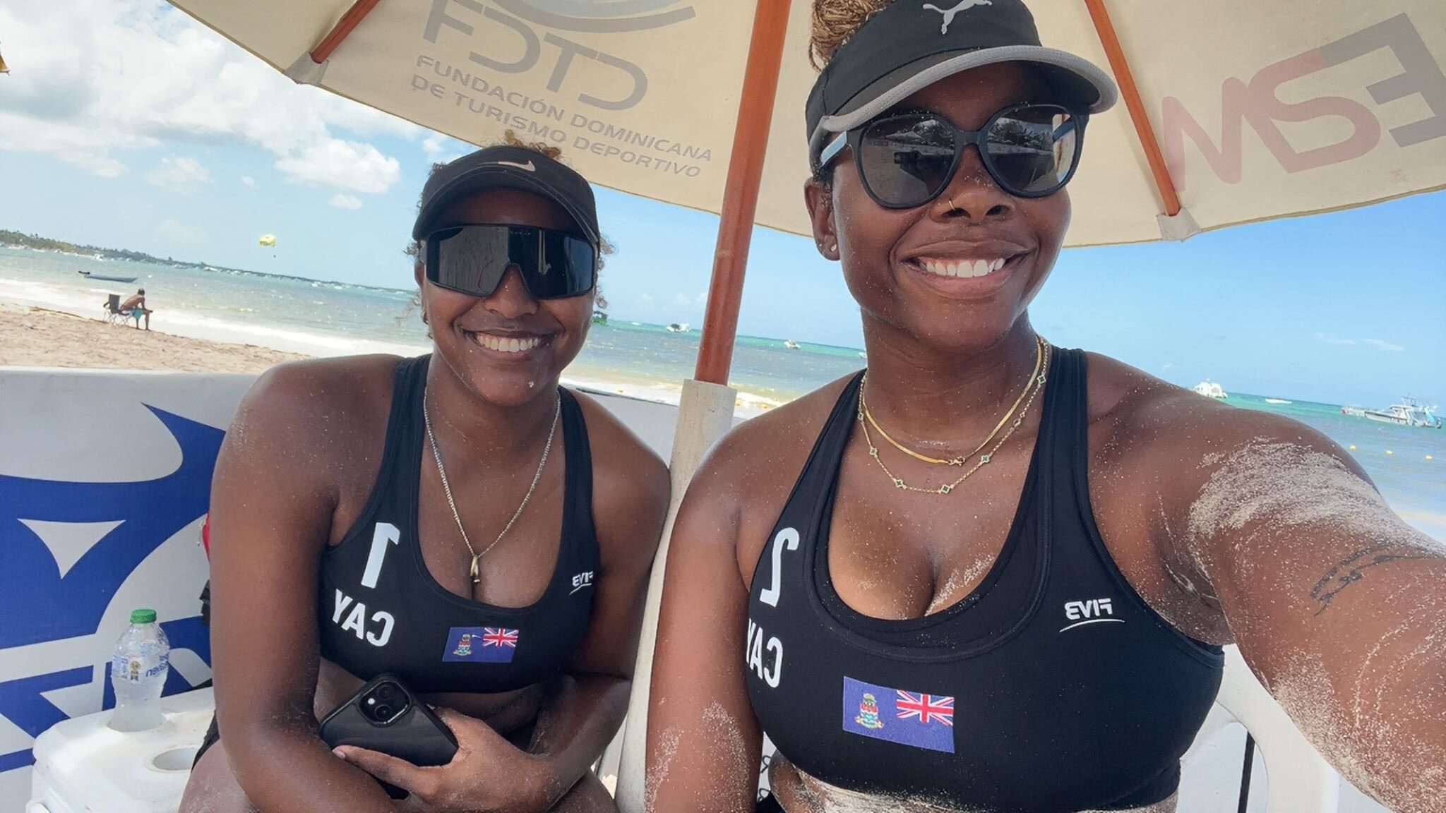 deajra tulloch and Amanda Robinson beach volleyball