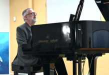 Pianist Artur Pizarro takes audience on a musical journey