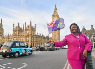 London taxis decked out in ‘vaCay’ branding for travel industry event