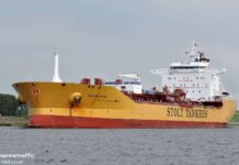 Pirates attack Cayman-flagged ship off Somalia