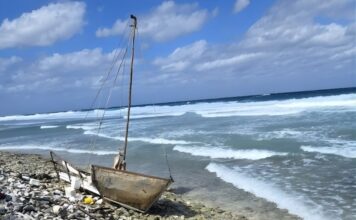 10 migrants land by boat in Little Cayman